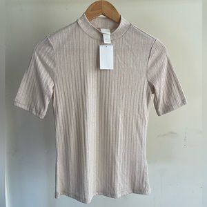 H&M short sleeve shirt. Size S. New with tags.